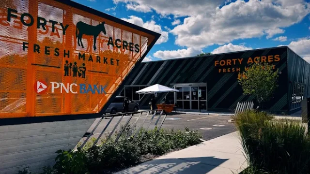 Exterior of Forty Acres Fresh Market in Chicago