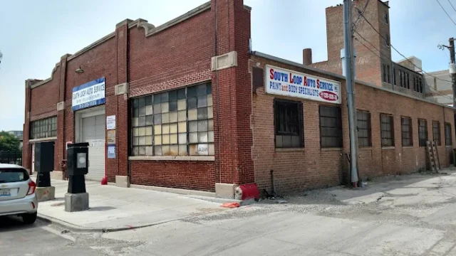Exterior of South Loop Auto Body in Chicago